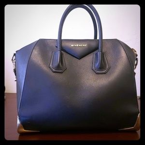 Rare Givenchy Antigona (Medium) with gold accents